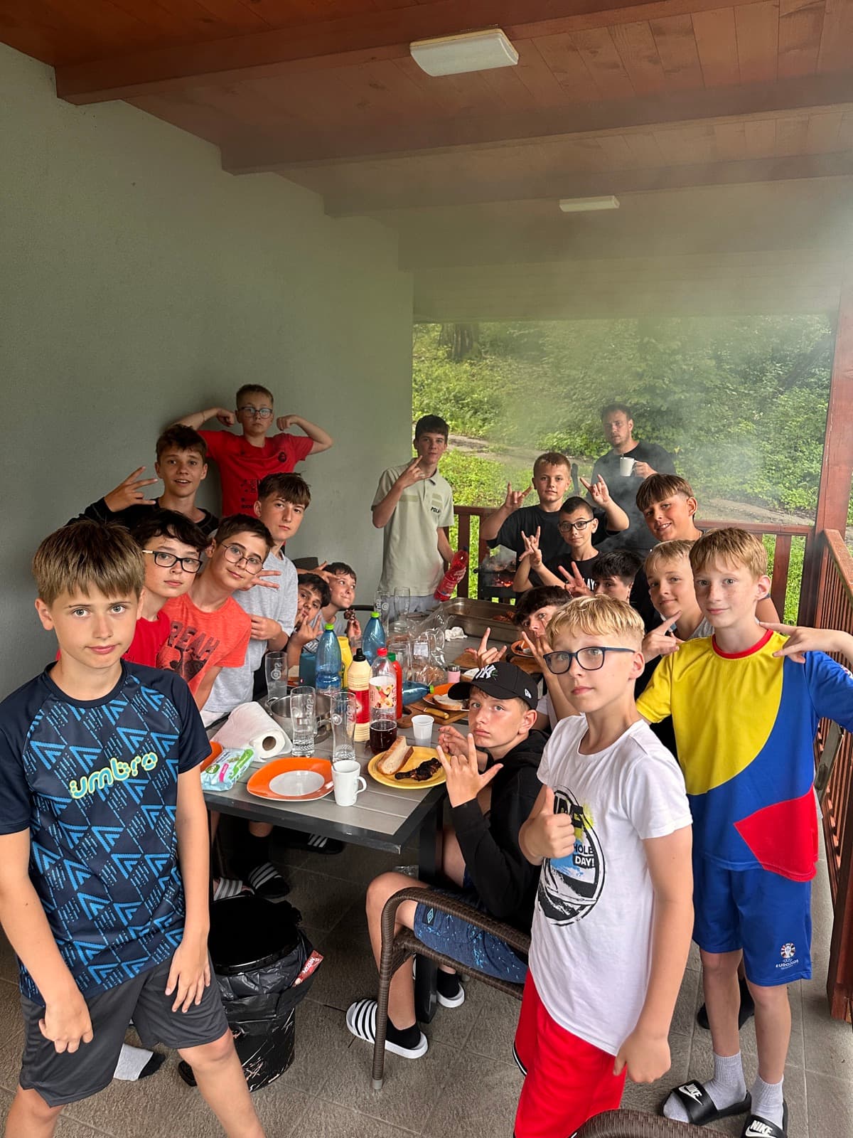 Deti z FK Snina na spoločnej klubovej akcii mimo palubovky